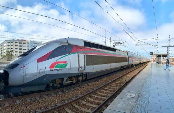 train casa blanca